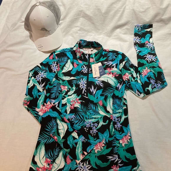Women’s Tommy Bahama L/S Golf Shirt! Size small, plus hat! NWT! - Picture 1 of 10